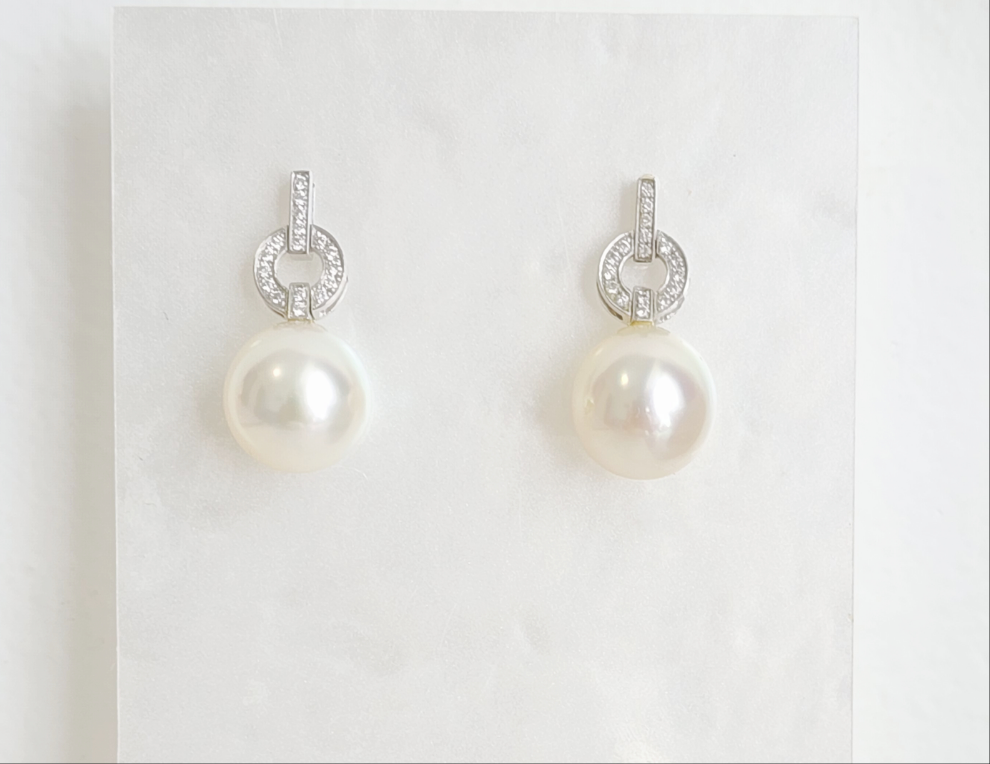 South sea white pearl earring