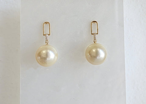 South sea light gold earring